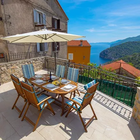 Feriehus House Bajota With Terrace And Sea View
