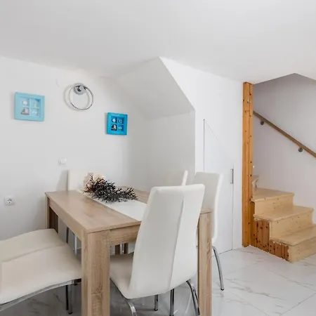 House Bajota With Terrace And Sea View Holiday home Beli