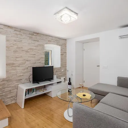 House Bajota With Terrace And Sea View *
