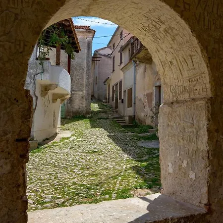 House Bajota With Terrace And Sea View
