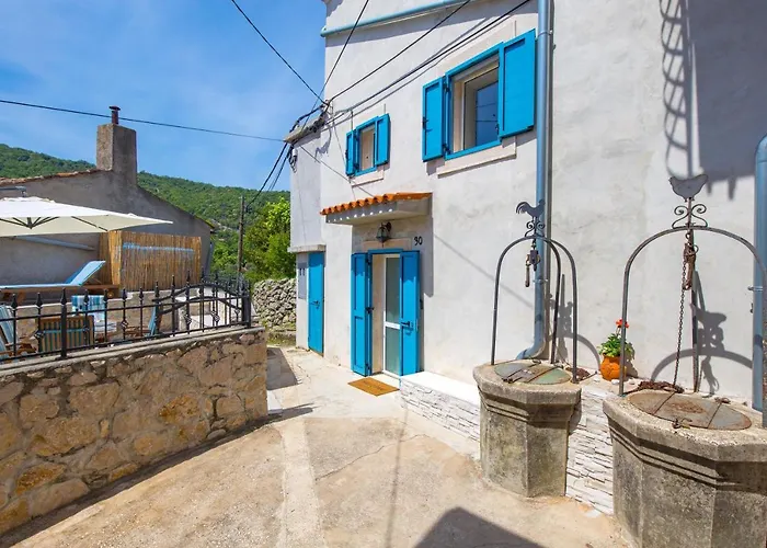 House Bajota With Terrace And Sea View