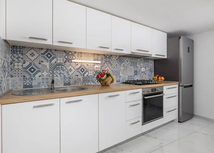 House Bajota With Terrace And Sea View Tatil Evi