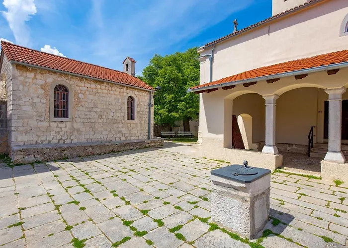 House Bajota With Terrace And Sea View