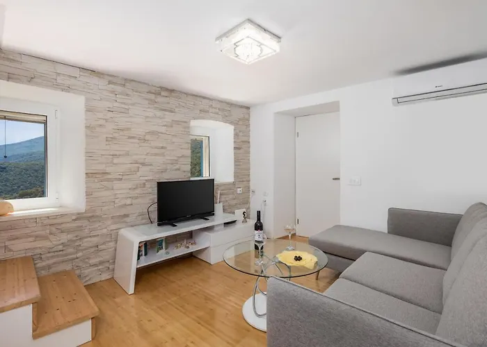 House Bajota With Terrace And Sea View *