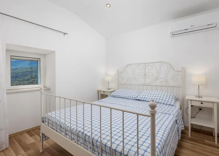 House Bajota With Terrace And Sea View Tatil Evi Beli
