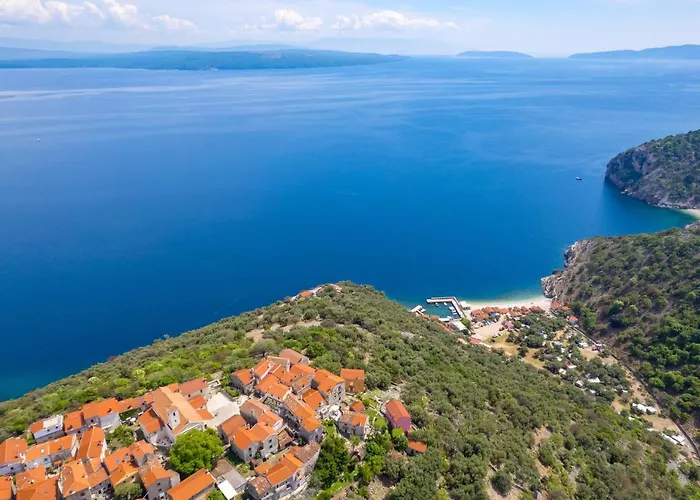 House Bajota With Terrace And Sea View