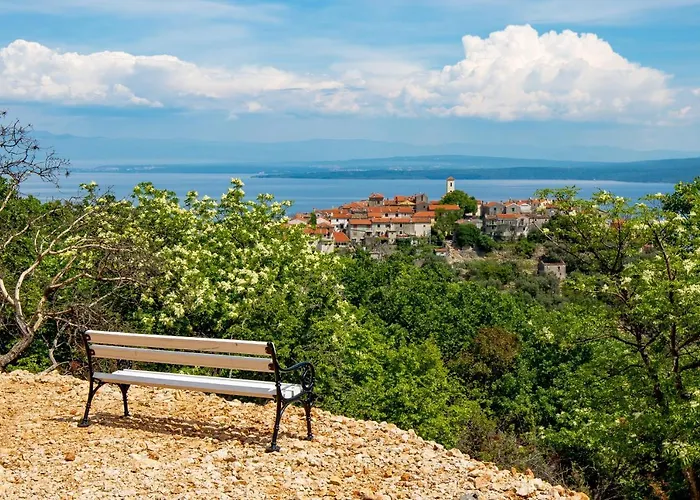 Tatil Evi House Bajota With Terrace And Sea View Beli