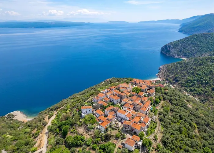 House Bajota With Terrace And Sea View *